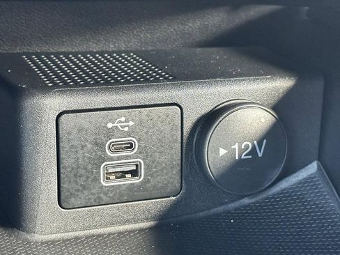 Used 2024 Ford Escape ST-Line image 19
