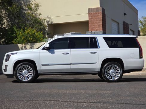 Used 2018 Cadillac Escalade ESV Platinum image 7