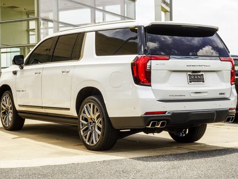 Used 2025 GMC Yukon XL Denali Ultimate AWD/4WD image 10