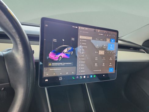 Used 2018 Tesla Model 3 Long Range RWD image 10