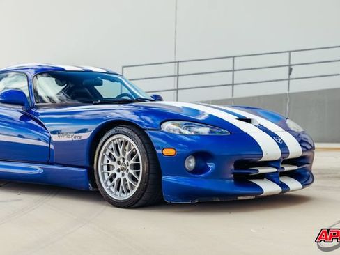 Used 1997 Dodge Viper GTS RWD image 50