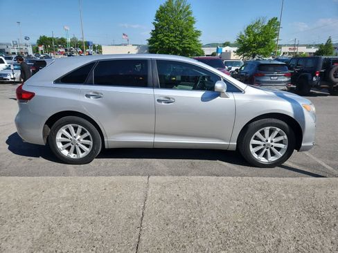 Used 2011 Toyota Venza w/ Convenience Pkg FWD image 6