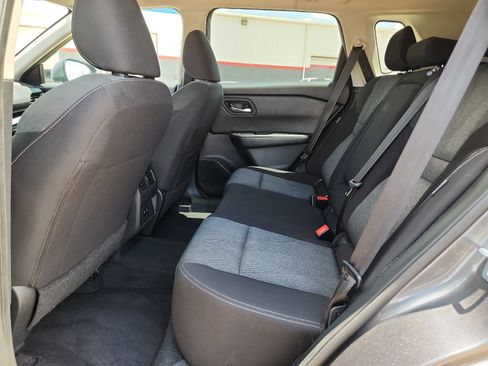 Used 2025 Nissan Rogue SV FWD image 10