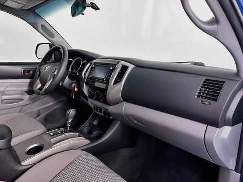 Used 2015 Toyota Tacoma PreRunner w/ SR5 Package RWD image 27