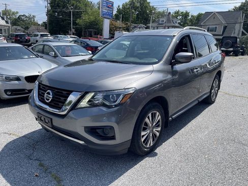 Used 2019 Nissan Pathfinder S AWD/4WD image 1