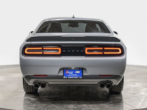 Used 2022 Dodge Challenger SXT w/ Plus Package image 5