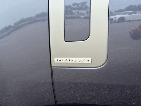 Used 2024 Land Rover Range Rover Autobiography AWD/4WD image 11
