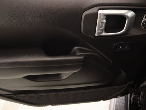 Used 2025 Jeep Wrangler Unlimited Sport AWD/4WD image 15