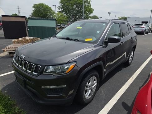 Used 2019 Jeep Compass Sport FWD image 3