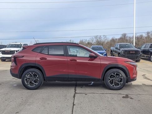 New 2026 Chevrolet Trax LT w/ Driver Confidence Package image 6