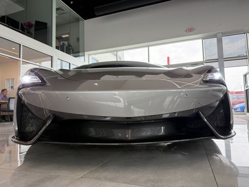 Used 2017 McLaren 570S RWD image 22