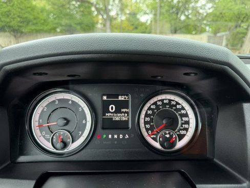 Used 2018 RAM 1500 Express AWD/4WD image 11