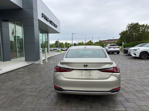 Certified 2025 Lexus ES 300h w/ Technology Package FWD image 12