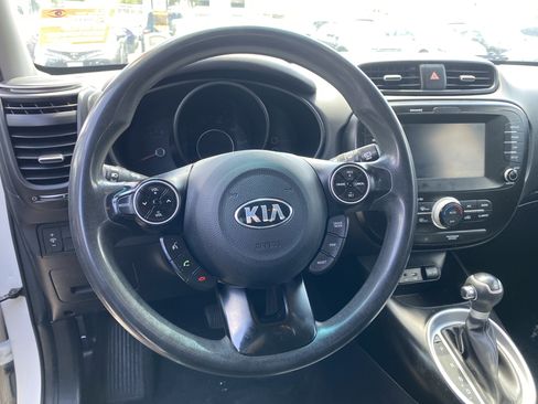 Used 2018 Kia Soul + FWD image 19