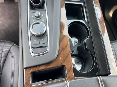 Certified 2024 Cadillac Escalade ESV Premium Luxury Platinum AWD/4WD image 45