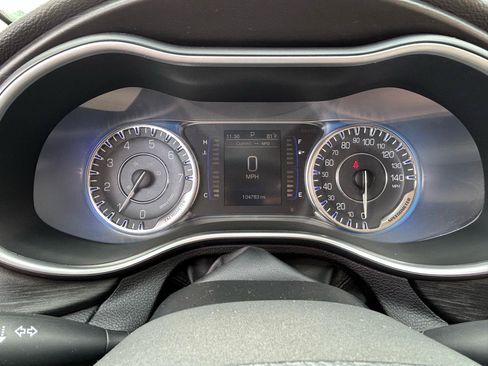 Used 2015 Chrysler 200 Limited FWD image 21