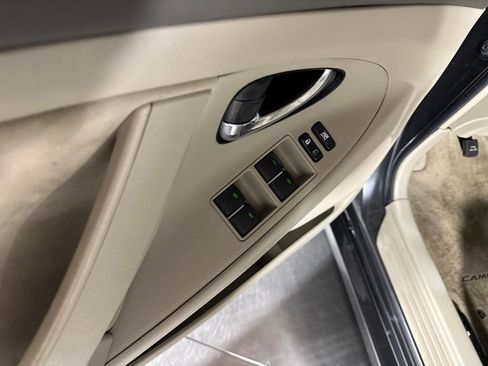 Used 2010 Toyota Camry LE FWD image 23