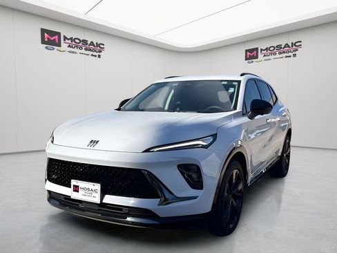 Used 2025 Buick Envision Sport Touring image 7