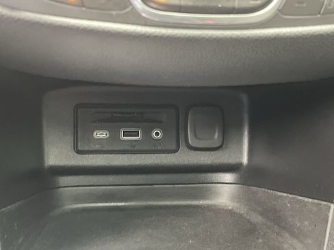 Used 2019 Chevrolet Equinox LT w/ Sun & Navigation Package image 23