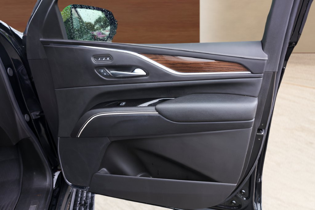 Certified 2024 Cadillac Escalade ESV Sport Platinum w/ LPO, ONYX Package AWD/4WD image 30