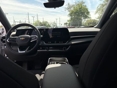New 2026 Chevrolet Equinox LT w/ Safety and Technology Package FWD image 24