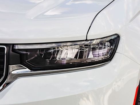 New 2025 Jeep Grand Cherokee Laredo X w/ Luxury Tech Group I image 5