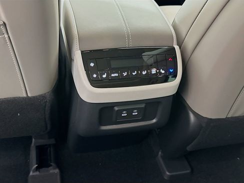 New 2026 INFINITI QX60 Luxe w/ Family Package image 32