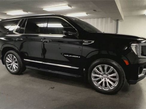 Certified 2023 GMC Yukon SLT w/ SLT Luxury Package image 2