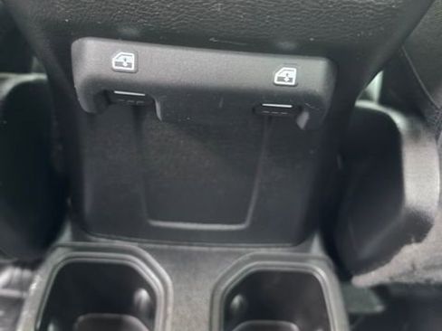Used 2023 Jeep Gladiator Sport AWD/4WD image 11