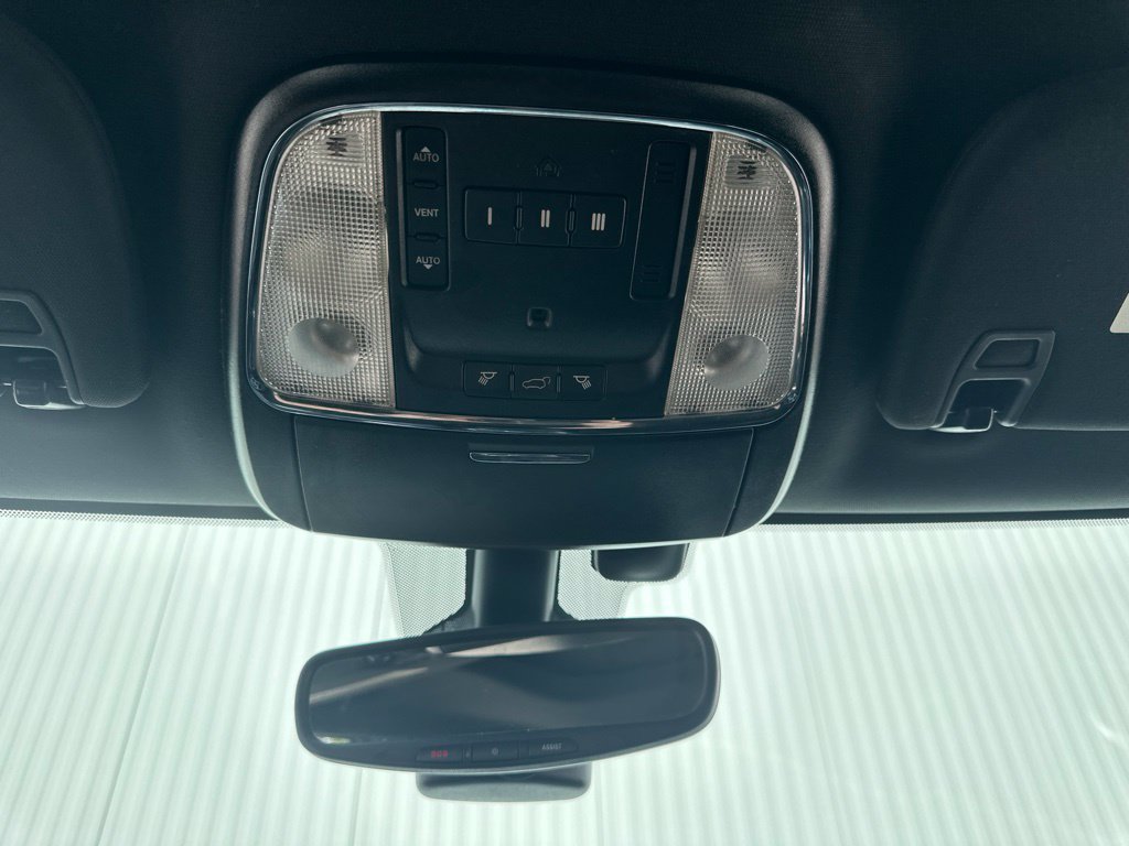Used 2018 Jeep Grand Cherokee Altitude AWD/4WD image 39