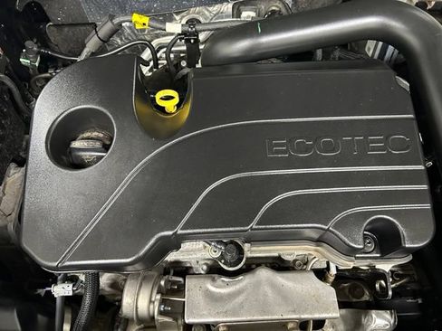 Used 2023 Chevrolet Equinox LT AWD/4WD image 10
