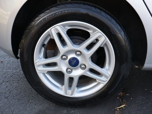 Used 2017 Ford Fiesta SE FWD image 42