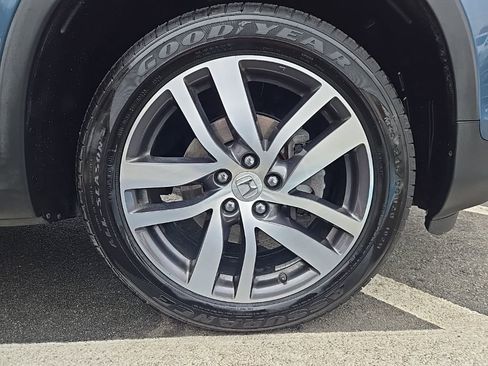 Used 2018 Honda Pilot Touring image 5