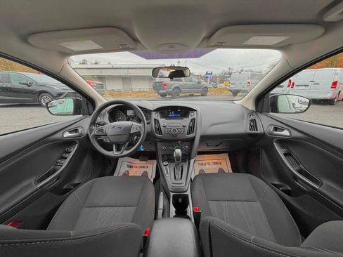 Used 2017 Ford Focus SE image 19