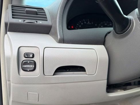 Used 2009 Toyota Camry LE FWD image 17