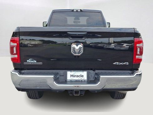Used 2024 RAM 3500 Big Horn w/ Towing Technology Group AWD/4WD image 5