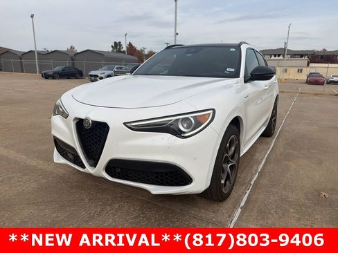 Used 2022 Alfa Romeo Stelvio Veloce image 1