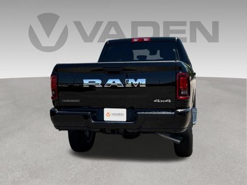 New 2026 RAM 2500 Big Horn AWD/4WD image 17