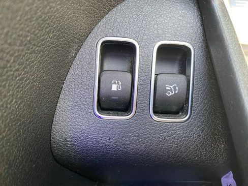 Used 2024 Mercedes-Benz GLE 450e 4MATIC image 15