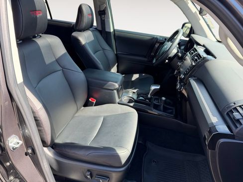 Used 2023 Toyota 4Runner TRD Off-Road Premium w/ Moonroof Package AWD/4WD image 25