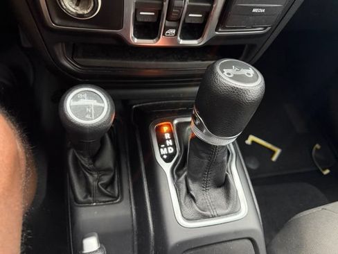 Used 2019 Jeep Wrangler Unlimited Sport S AWD/4WD image 8