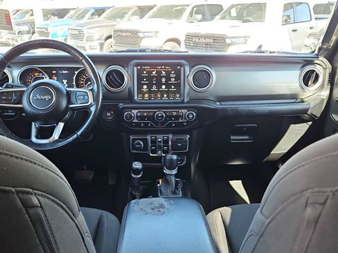 Used 2020 Jeep Wrangler Unlimited Sahara image 15