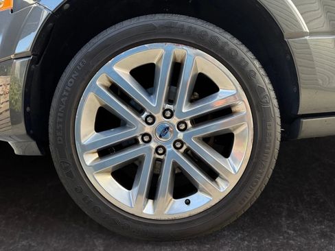 Used 2017 Ford Expedition Limited w/ Equipment Group 301A AWD/4WD image 15