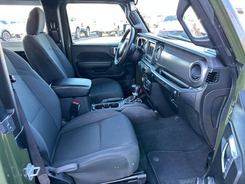 Used 2022 Jeep Wrangler Sport image 33