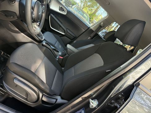 Used 2025 Kia Soul LX w/ LX Technology Package image 21