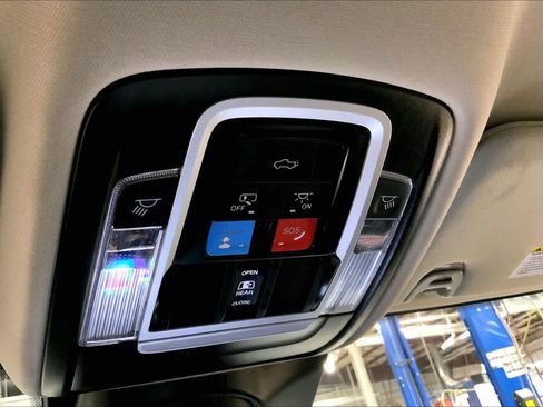 Used 2024 RAM 2500 Laramie w/ Safety Group image 33