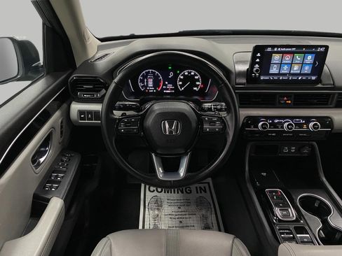 Used 2023 Honda Pilot Touring image 15