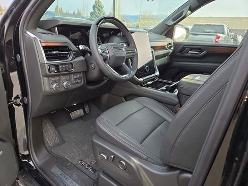 Used 2025 GMC Yukon XL Denali w/ Denali Reserve Package image 2