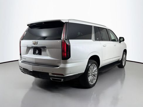 Used 2025 Cadillac Escalade ESV Premium Luxury AWD/4WD image 5