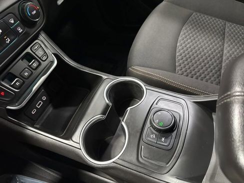 Used 2020 GMC Terrain SLE AWD/4WD image 19